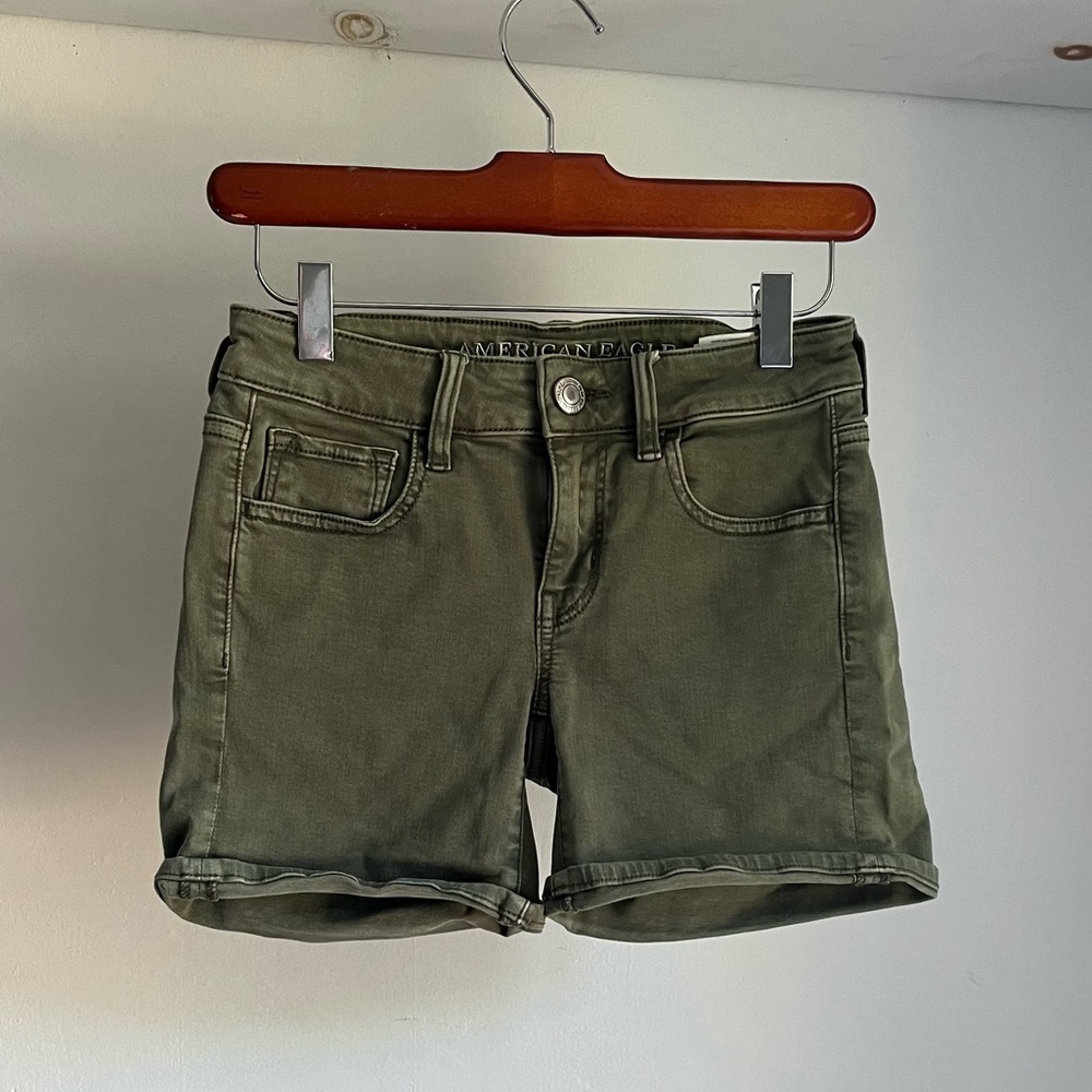American Eagle green shorts US size 0